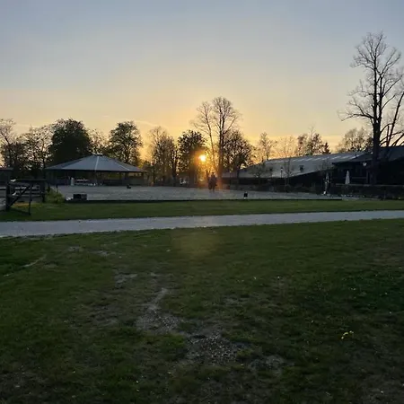 Herrenhaus Gut Neuruppersdorf Hotel *