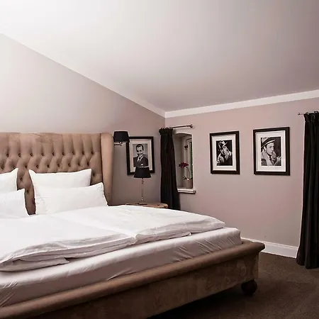 Herrenhaus Gut Neuruppersdorf فندق *