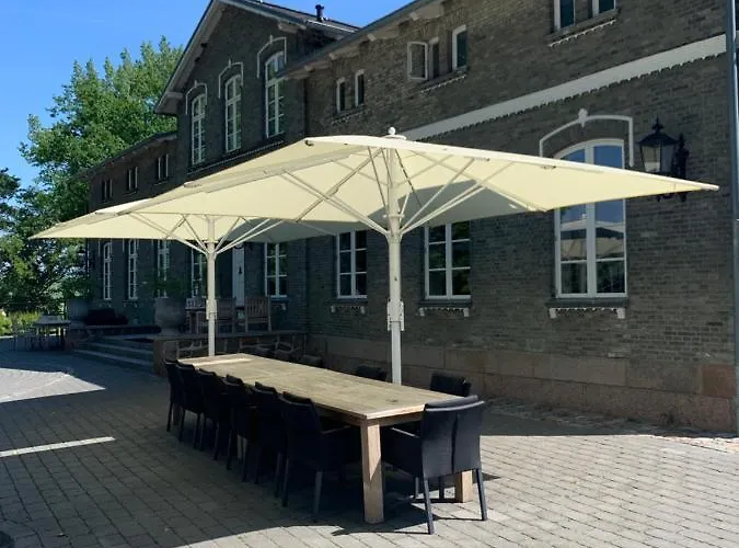 Herrenhaus Gut Neuruppersdorf Otel *