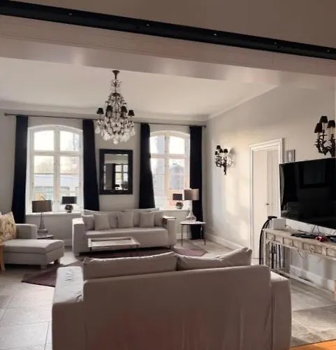 Herrenhaus Gut Neuruppersdorf Hotel *