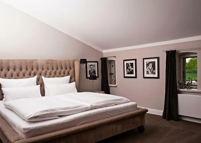 Herrenhaus Gut Neuruppersdorf Otel *