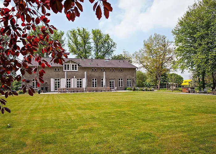 Herrenhaus Gut Neuruppersdorf Otel *