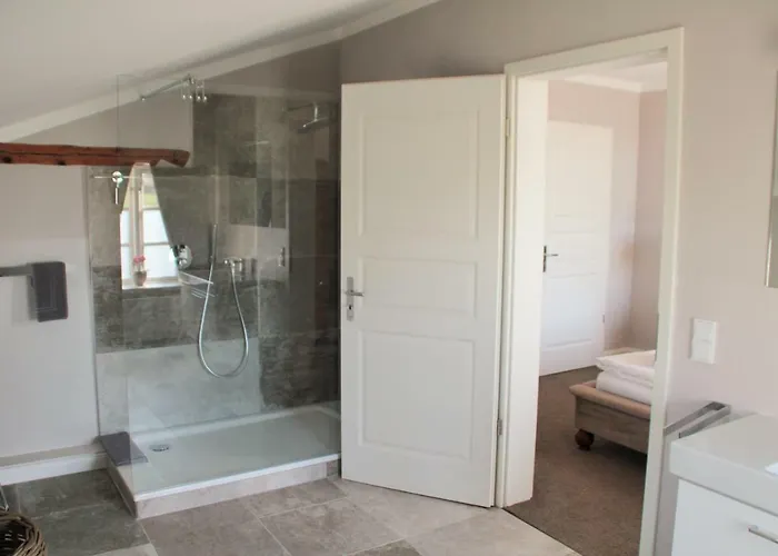 Herrenhaus Gut Neuruppersdorf Otel *